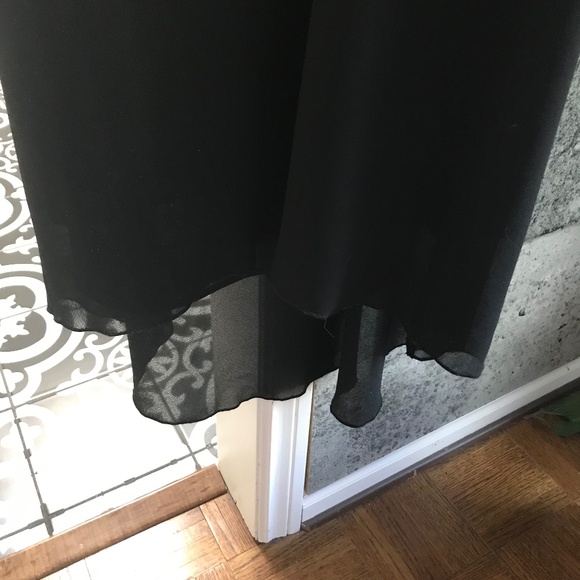 Gorgeous flowy dress - Picture 4 of 4